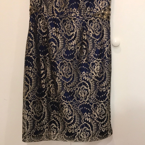 Dress - Picture 4 of 10